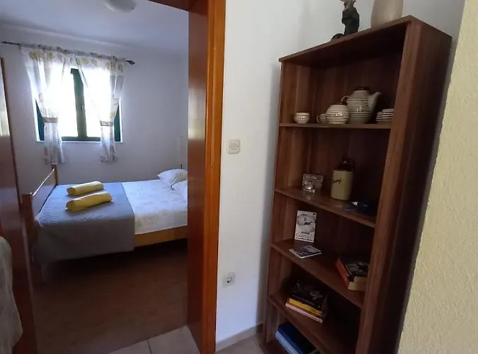 Ozzy Biograd Na Moru