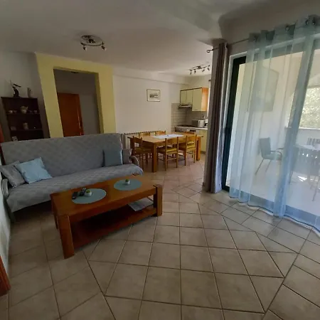 Ozzy Apartment *